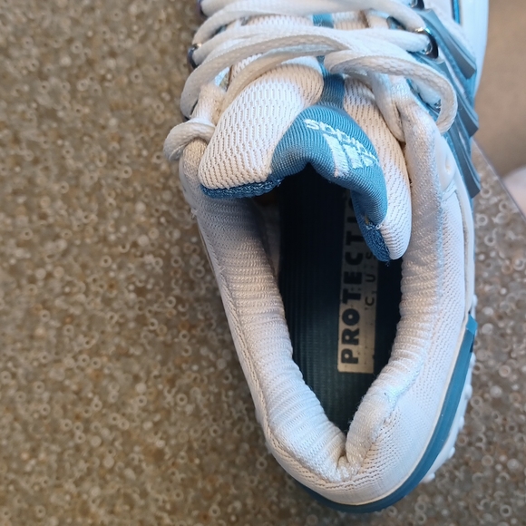 Adidas Classic Cross Training/Running Shoe NEW- Sz. 8.5 - Picture 6 of 14